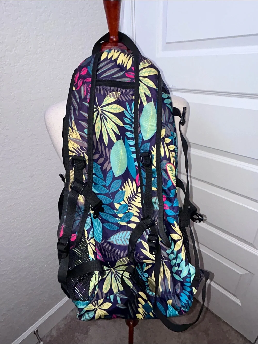 Venture Pal Tropical Floral Print Utility Travel Backpack Bag